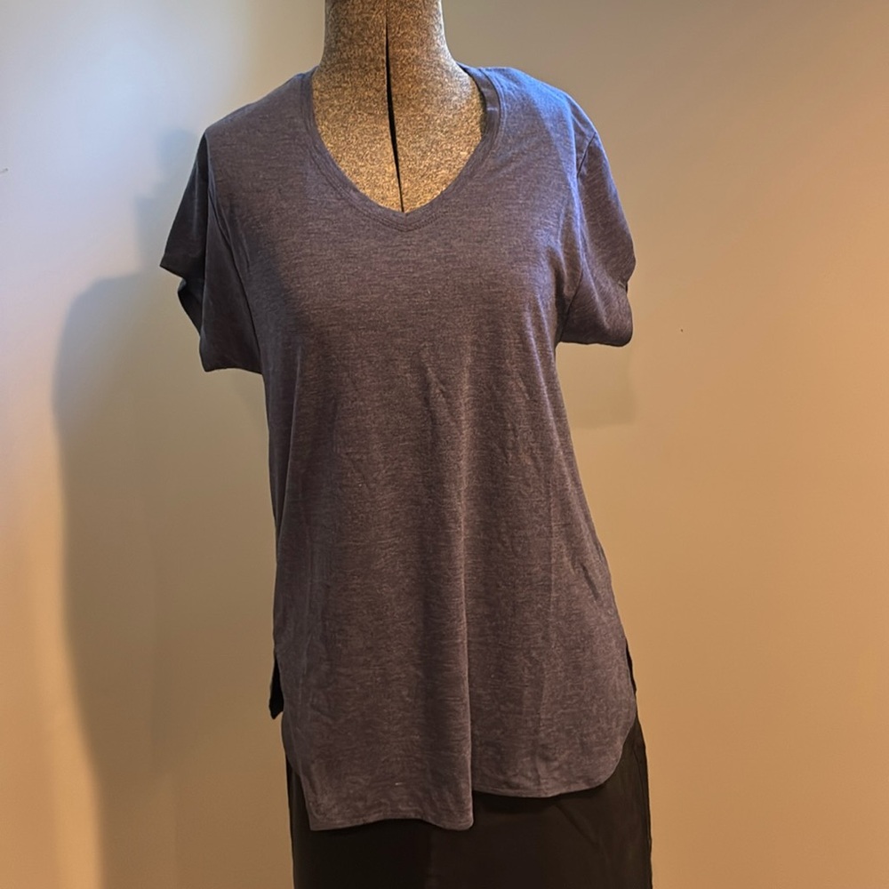 💜 4/$20 TOPS - Asics workout v neck